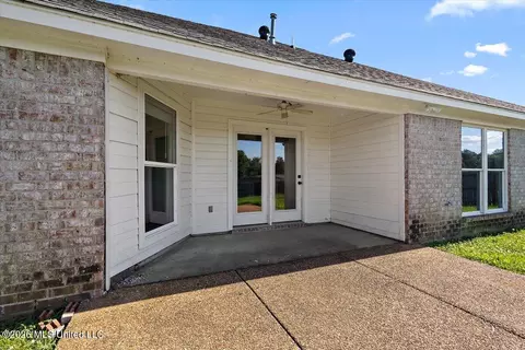 Exterior - 405 Mason Ct, Brandon, MS 39047 photo 5 of 10