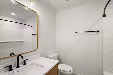 Bath - 405 Mason Ct, Brandon, MS 39047 photo 3 of 3