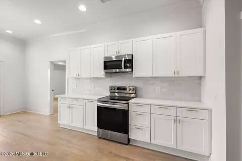Kitchen - 405 Mason Ct, Brandon, MS 39047 photo 1 of 1