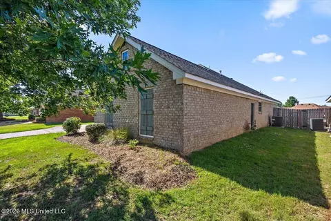 Exterior - 405 Mason Ct, Brandon, MS 39047 photo 2 of 10