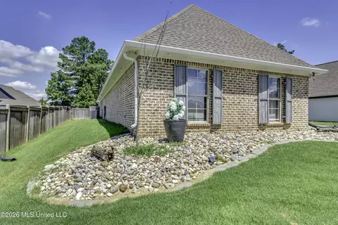 Exterior - 403 Crossvine Pl, Madison, MS 39110 photo 18 of 19