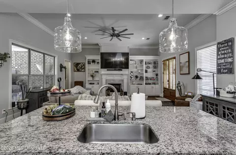 Kitchen - 403 Crossvine Pl, Madison, MS 39110 photo 6 of 6