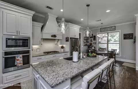 Kitchen - 403 Crossvine Pl, Madison, MS 39110 photo 3 of 6