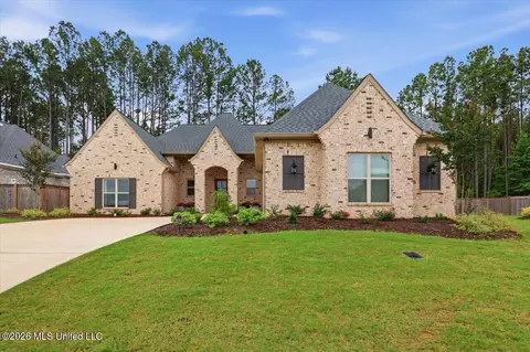 1229 Old Court Xing, Flowood, MS 39232