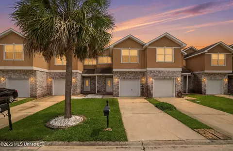 3465 Riverbend Cv, D'iberville, MS 39540