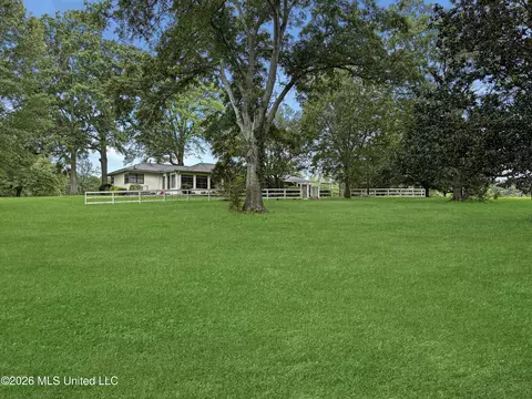 Exterior - 4776 Terry Rd, Jackson, MS 39212 photo 14 of 16