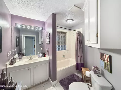 Bath - 4776 Terry Rd, Jackson, MS 39212 photo 4 of 4