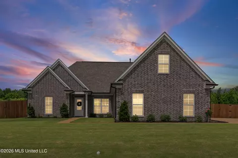 196 Cadet Dr, Senatobia, MS 38668