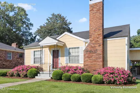 515 Lakeview Ave, Mccomb, MS 39648