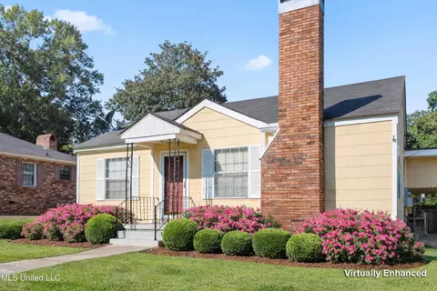 515 Lakeview Ave, Mccomb, MS 39648