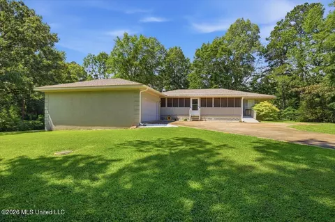 118 Pine Ridge Rd, Florence, MS 39073
