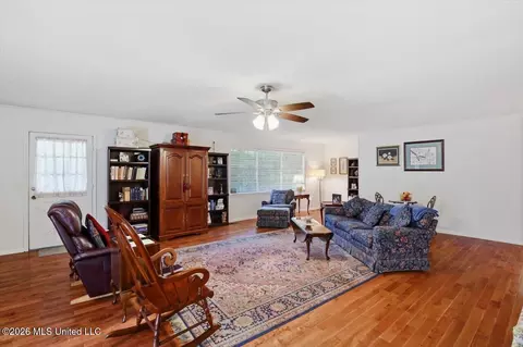 Living - 118 Pine Ridge Rd, Florence, MS 39073 photo 3 of 3