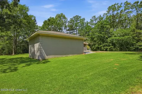 Exterior - 118 Pine Ridge Rd, Florence, MS 39073 photo 2 of 12
