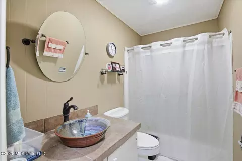 Bath - 118 Pine Ridge Rd, Florence, MS 39073 photo 1 of 3