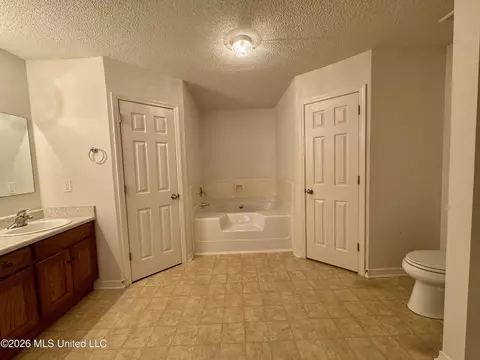 Bath - 36 Maci Ln, Lucedale, MS 39452 photo 2 of 5