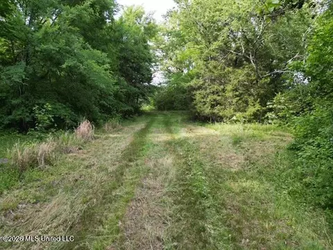 2304 Us-72 # A, Lamar, MS 38642 photo 9