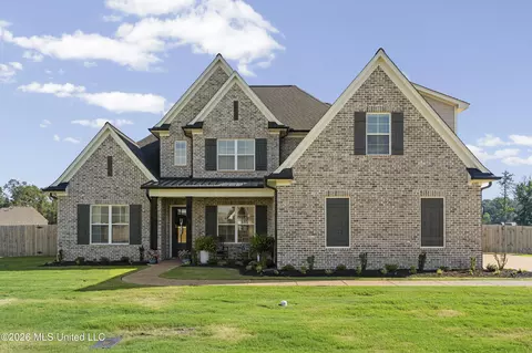 4392 Brooke Dr, Nesbit, MS 38651