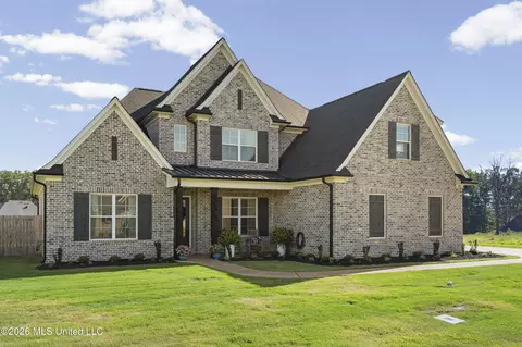 Exterior - 4392 Brooke Dr, Nesbit, MS 38651 photo 2 of 6