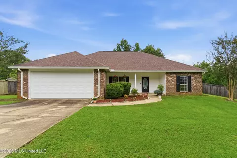 15 Katherine Ave, Sumrall, MS 39482