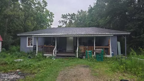 5501 Wildwood Rd, Moss Point, MS 39562