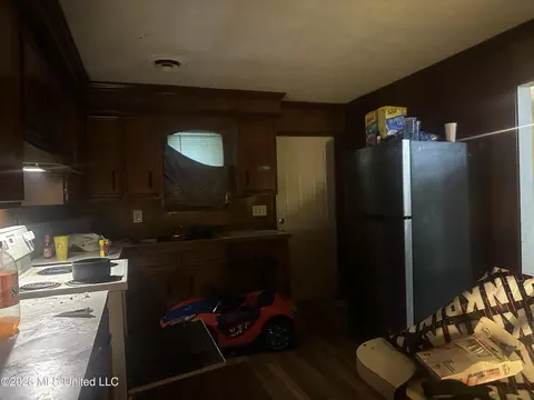 Kitchen - 3025 Meadow Forest Dr, Jackson, MS 39212 photo 5 of 5