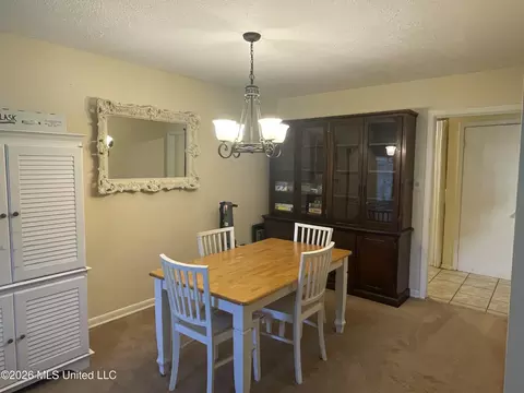 Dining - 919 Kraner Ln, Brookhaven, MS 39601 photo 2 of 3