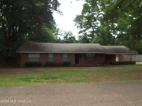 502 Lakeview Ave, Mccomb, MS 39648
