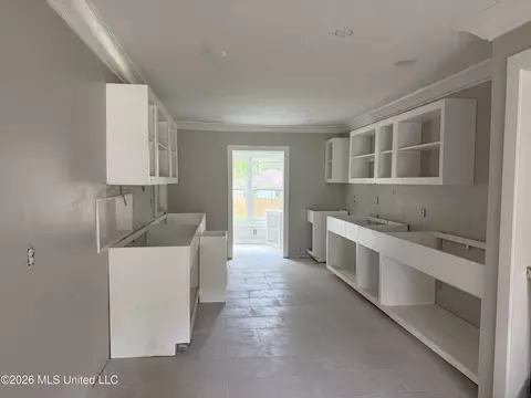 Entry Way - 203 Broadmoor Dr, Jackson, MS 39206 photo 2 of 2