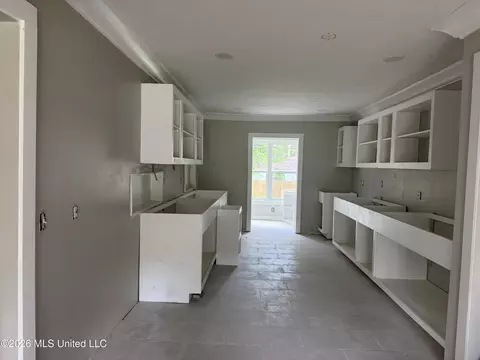 Entry Way - 203 Broadmoor Dr, Jackson, MS 39206 photo 1 of 2