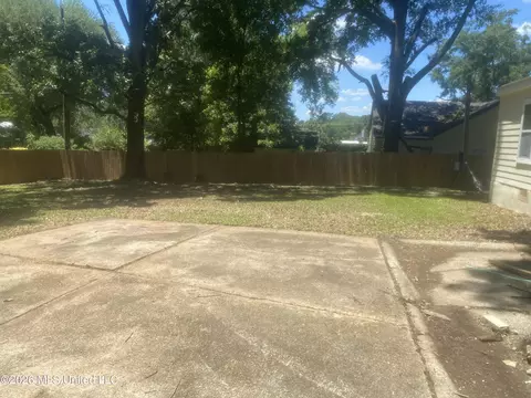 Exterior - 203 Broadmoor Dr, Jackson, MS 39206 photo 2 of 3