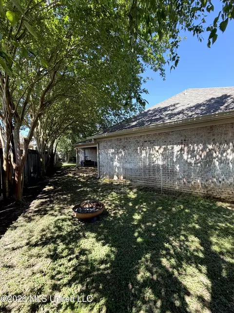 Exterior - 285 Lighthouse Ln, Brandon, MS 39047 photo 5 of 6