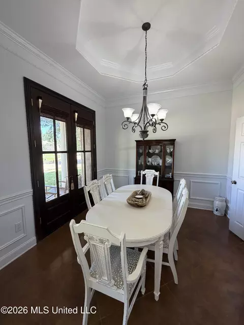 Dining - 285 Lighthouse Ln, Brandon, MS 39047 photo 2 of 3