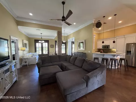 Living - 285 Lighthouse Ln, Brandon, MS 39047 photo 1 of 1