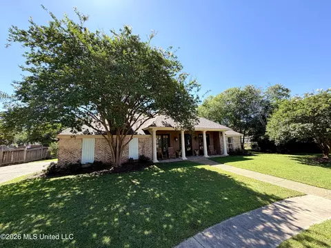 Exterior - 285 Lighthouse Ln, Brandon, MS 39047 photo 2 of 6