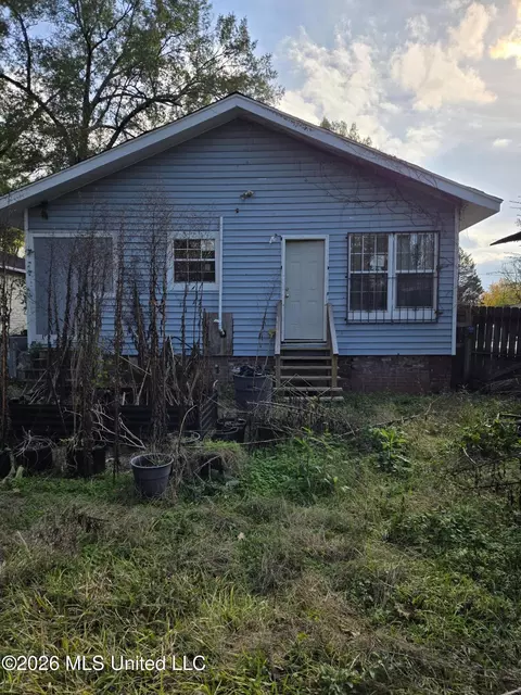 Exterior - 322 S Westview St, Jackson, MS 39202 photo 5 of 6