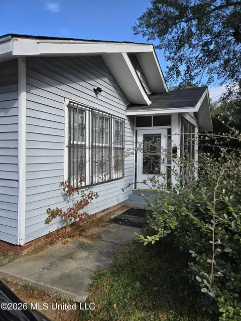 Exterior - 322 S Westview St, Jackson, MS 39202 photo 3 of 6