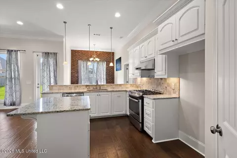 Kitchen - 114 Essen Ln, Madison, MS 39110 photo 1 of 1