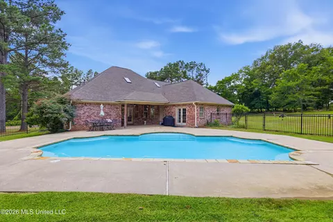 Exterior - 5570 Williamson Rd, Clinton, MS 39056 photo 7 of 11