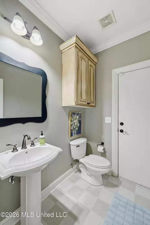 Bath - 5570 Williamson Rd, Clinton, MS 39056 photo 6 of 6