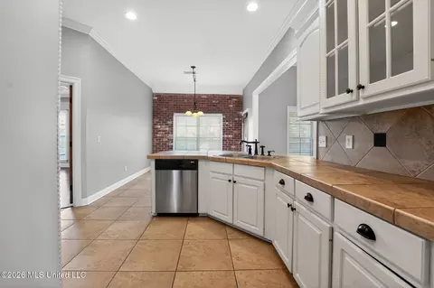 Entry Way - 308 Turtle Holw, Brandon, MS 39047 photo 1 of 2