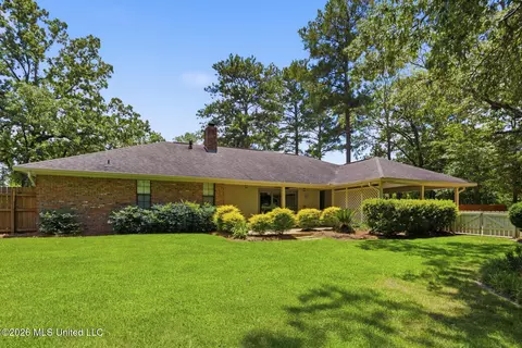 Exterior - 2 Sandway Dr, Brandon, MS 39042 photo 5 of 5