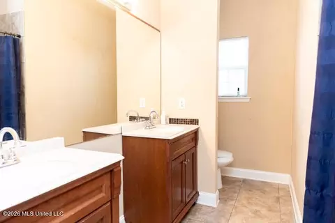 Bath - 5890 Hanging Moss Rd, Jackson, MS 39206 photo 4 of 6