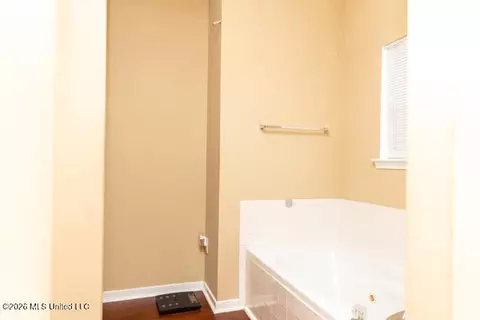 Bath - 5890 Hanging Moss Rd, Jackson, MS 39206 photo 2 of 6
