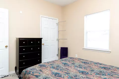 Bedroom - 5890 Hanging Moss Rd, Jackson, MS 39206 photo 7 of 8