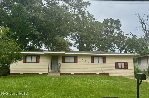 1652 Kentwood Dr, Jackson, MS 39212