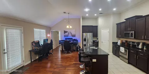 Entry Way - 13451 Berkstone Loop, Olive Branch, MS 38654 photo 2 of 2