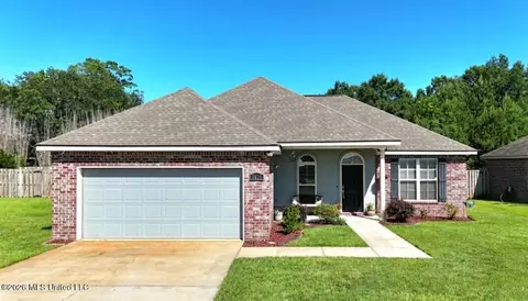 2421 Rhonda Ave, Ocean Springs, MS 39564