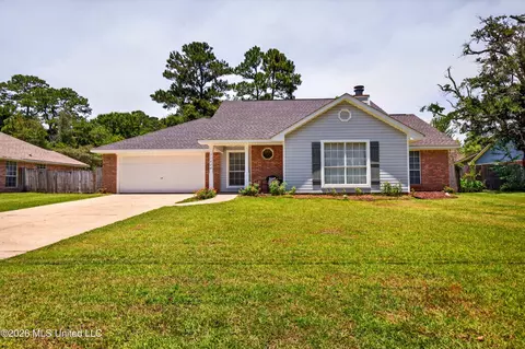 11404 Bayou Pl, Ocean Springs, MS 39564
