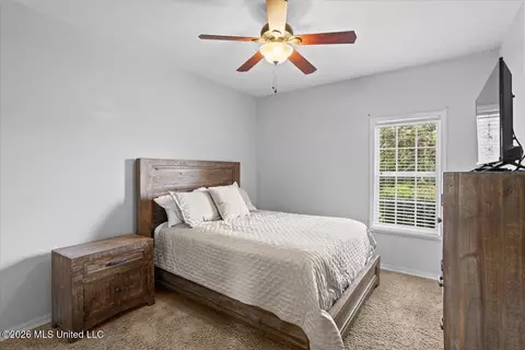 Bedroom - 1011 Rolling Oaks Dr, Mccomb, MS 39648 photo 10 of 13
