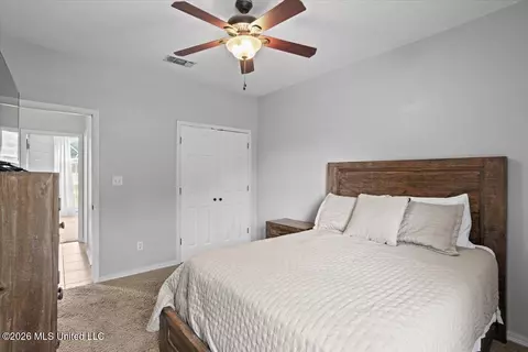 Bedroom - 1011 Rolling Oaks Dr, Mccomb, MS 39648 photo 9 of 13